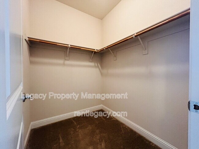 Building Photo - 2609 Willow Pass Rd