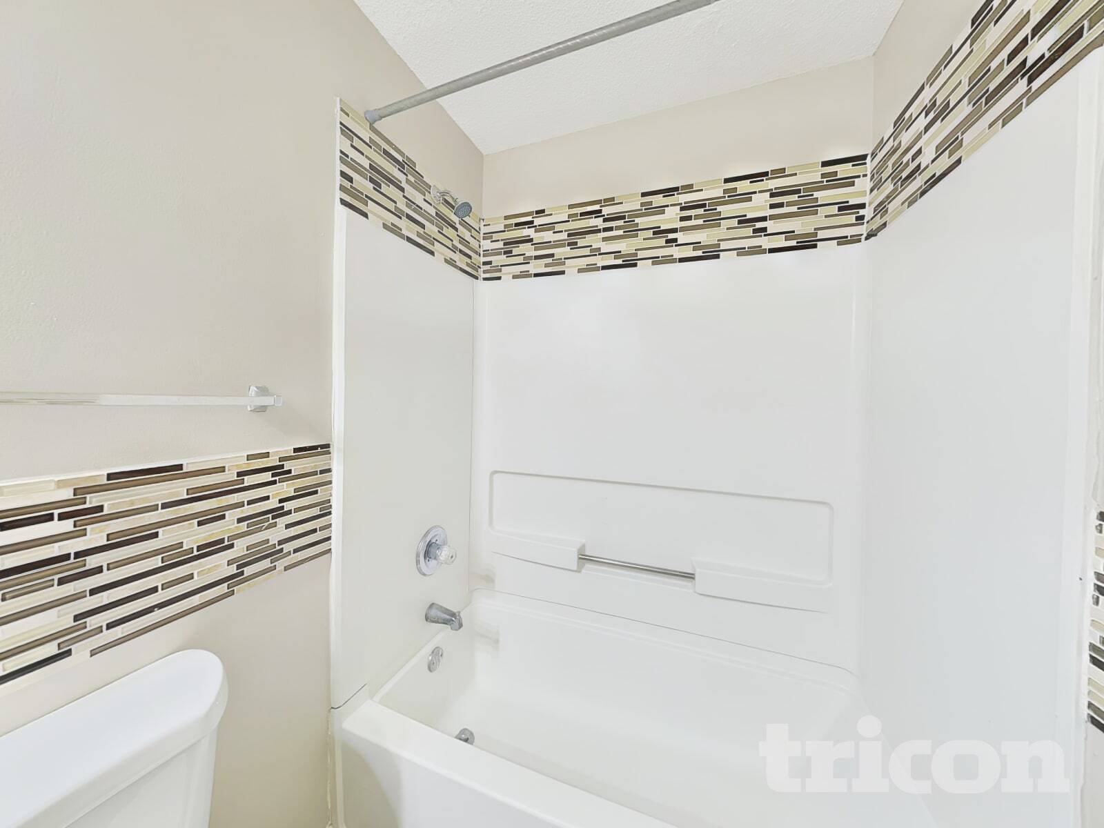 Building Photo - 589 Lakewater View Dr