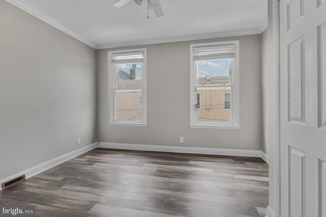 Building Photo - 2637 E Madison St