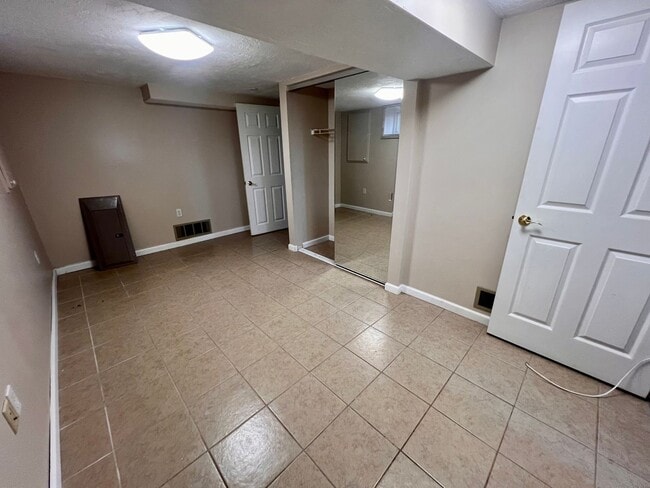 Building Photo - Coraopolis - 2 Bed 2 Bath - Home for Rent!