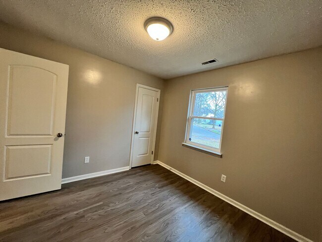 Building Photo - Four bedroom home in Norfolk - Beautiful Backyard