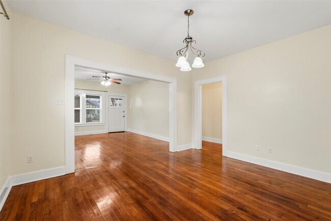 Building Photo - 4616 Clay St