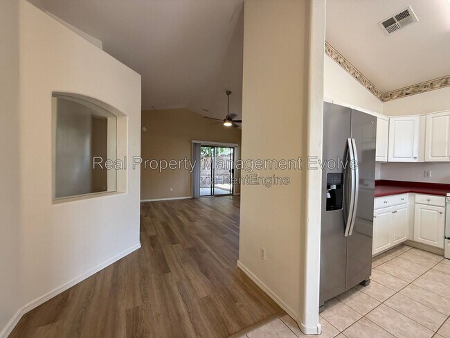 Building Photo - 8802 E University Dr