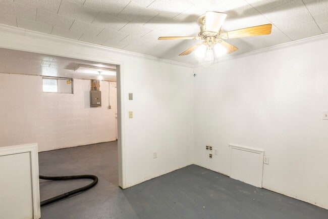 Building Photo - 223 Stribling Ave