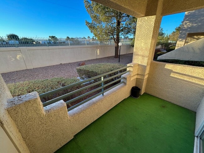 Building Photo - BEAUTIFUL WEST HARMON AREA CONDO LOCATED CENTRAL LAS VEGAS