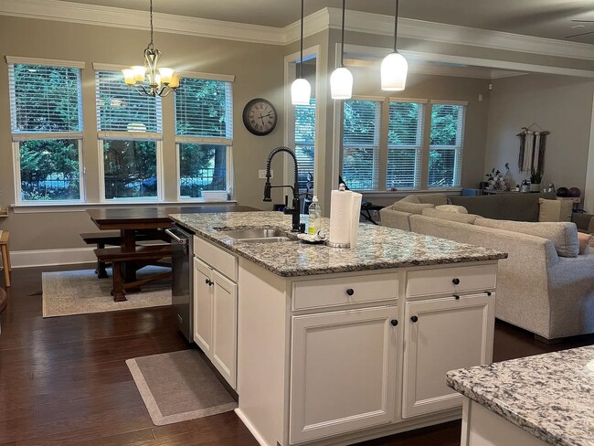 Building Photo - Park South Station Home Available Now!