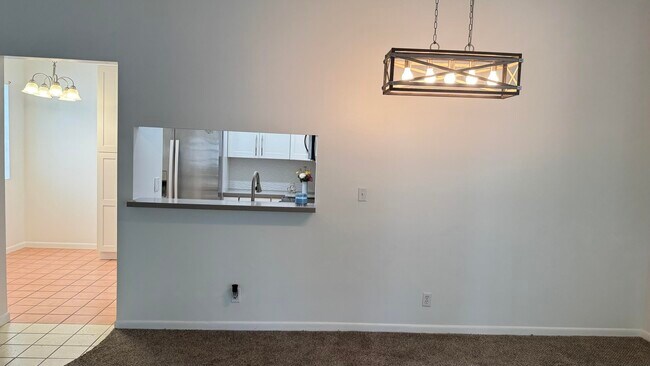 Building Photo - 5438 Verona Dr