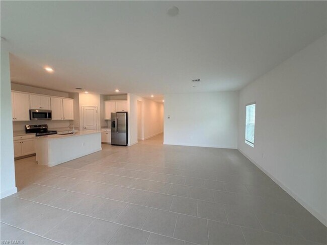 Building Photo - 3917 Passion Vine Dr