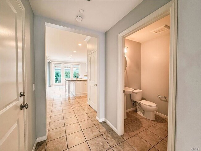 Building Photo - 87 Coleridge