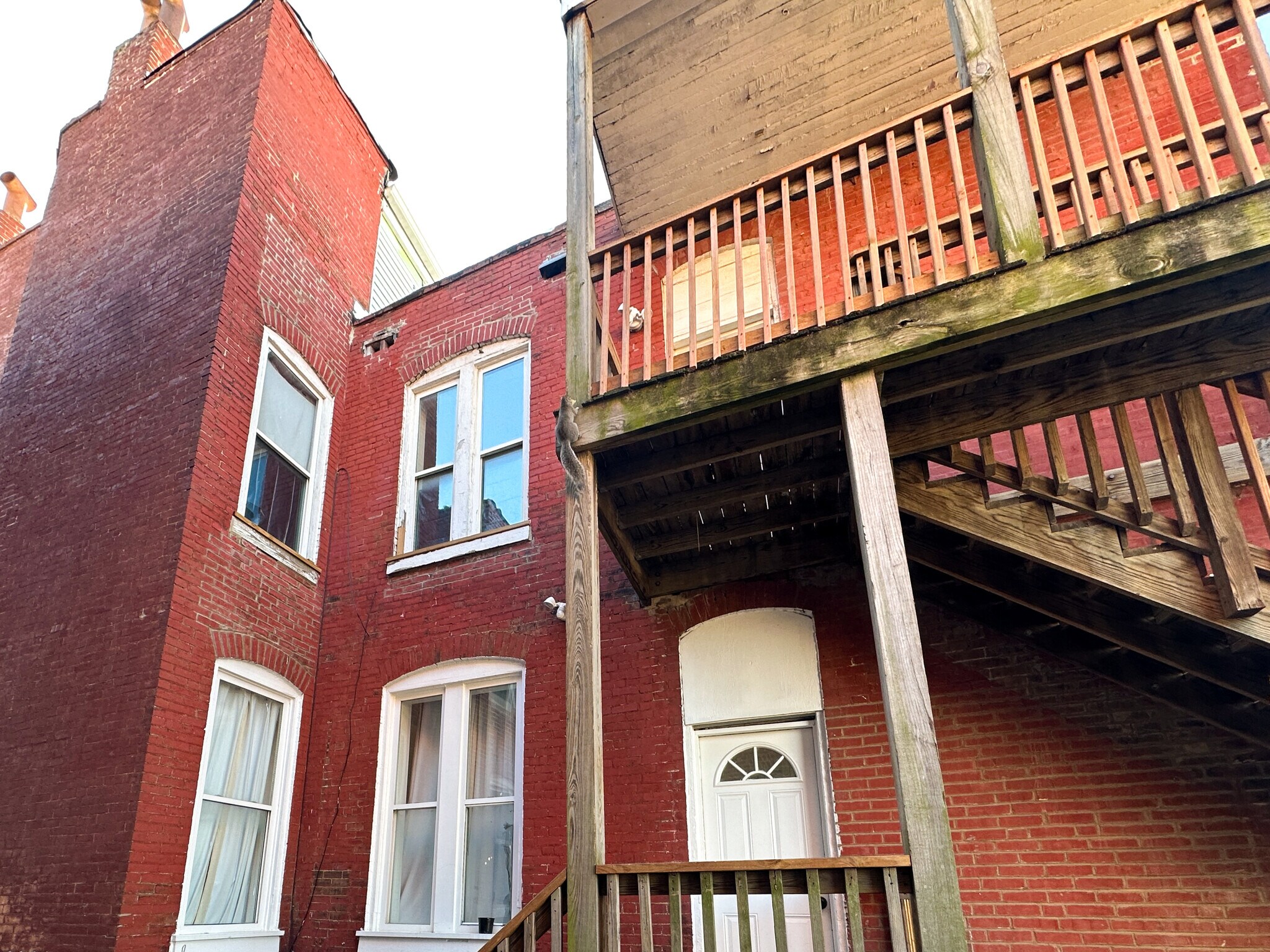 Building Photo - 3333 California Ave