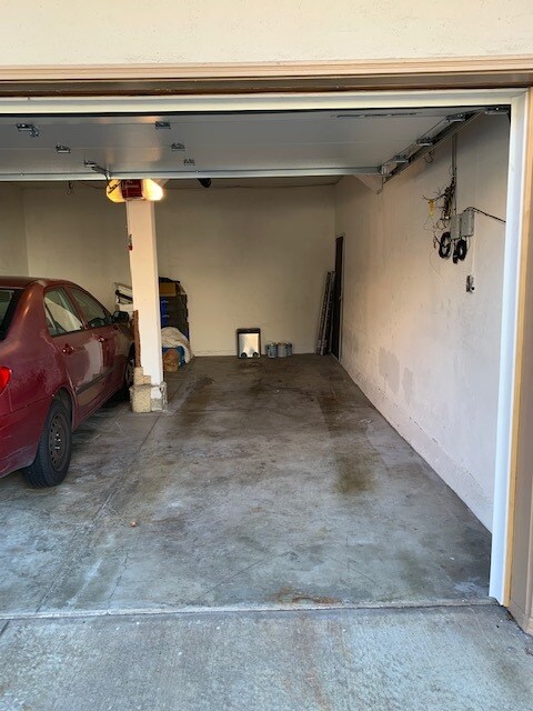 Building Photo - 1585 10th Ave