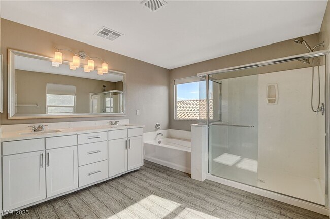 Building Photo - 6237 Fallsview Ct