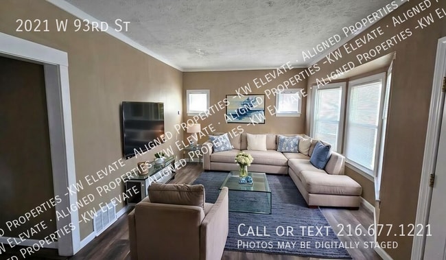 Building Photo - 2021 W 93rd St