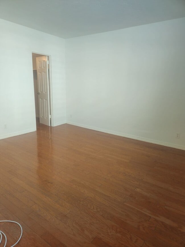 Building Photo - 3801 S Ocean Dr