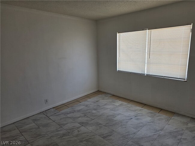 Building Photo - 2904 N Bassler St
