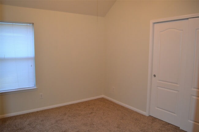 Building Photo - 1909 Highland Point Ct