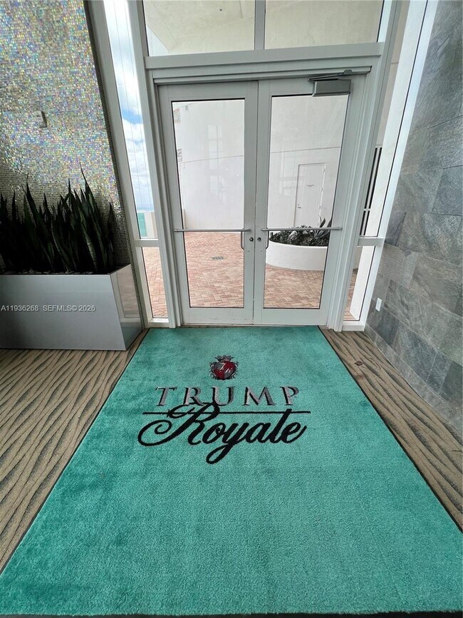 Building Photo - 18201 Collins Ave