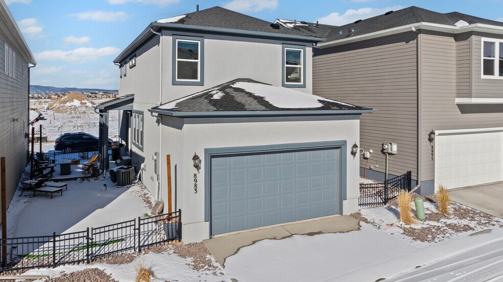 Building Photo - 8983 Slinky Hts