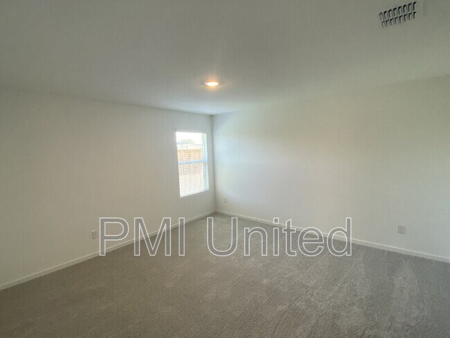 Building Photo - 2015 Sulky Ln