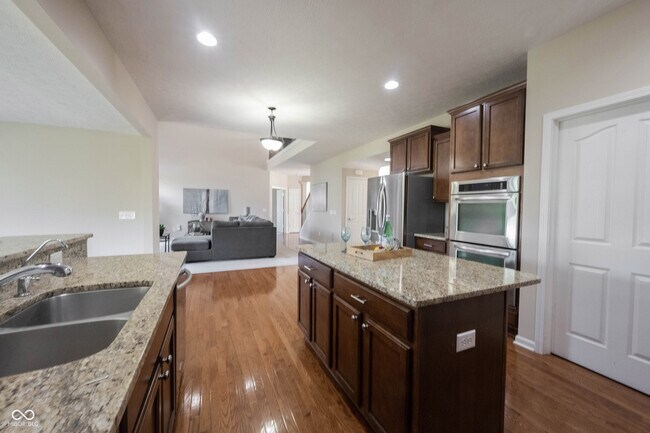 Building Photo - 13086 Avon Cross Way