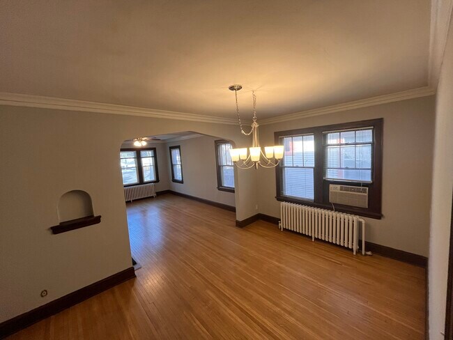 Building Photo - 1844 Grand Ave