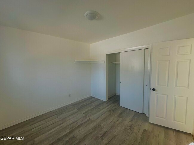 Building Photo - 421 Panahi Rd