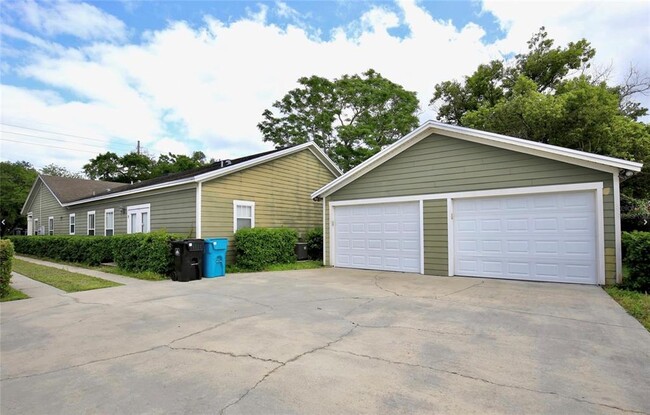 Building Photo - 2128 Lucerne Ter