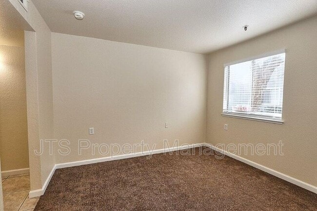 Building Photo - 1019 Dornajo Way