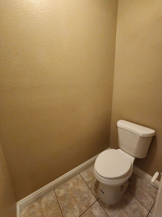 Building Photo - A Fabulous 3 Bedroom Townhome In North Las Vegas