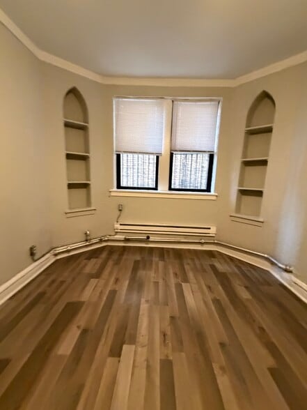 Building Photo - 4827 N Damen Ave