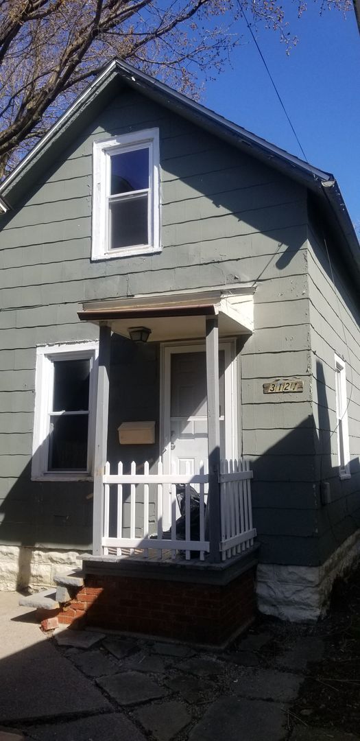 Building Photo - 3123 W 58th St