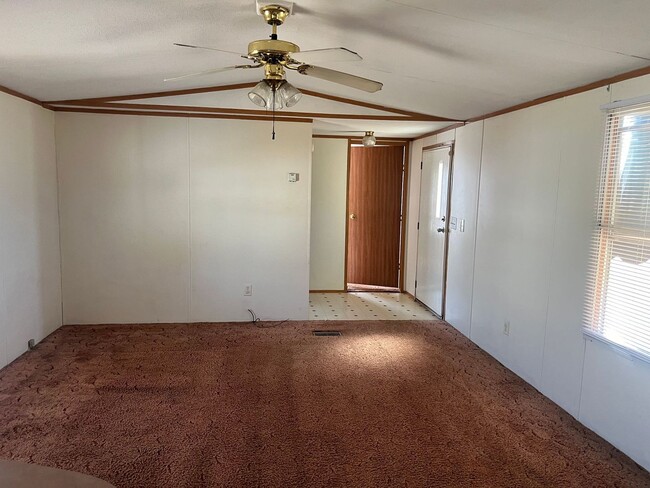 Building Photo - 2 Bedroom Singlewide near Pinetops Hilltop...