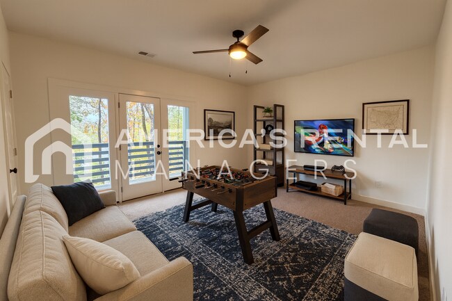 Building Photo - Home for Rent in Vestavia Hills, AL!!! Sig...