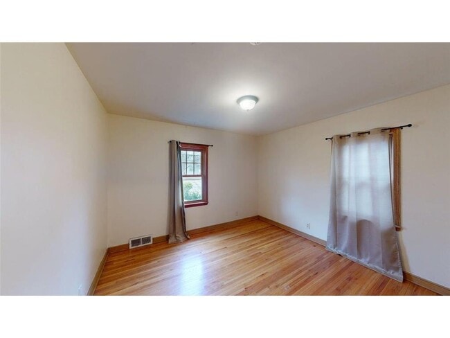 Building Photo - 2849 Jersey Ave S