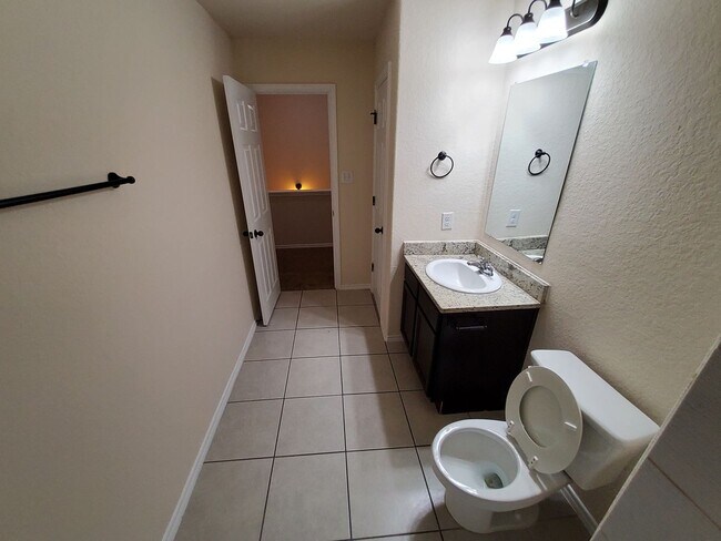 Building Photo - 8712 Vista De Nubes