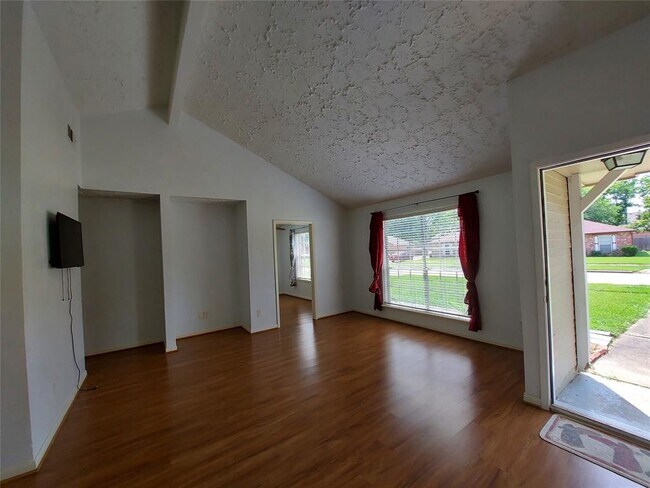 Building Photo - 3807 Quiet Pl Dr