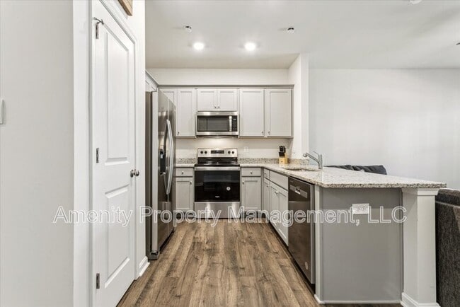 Building Photo - 1529 Stanford Ln