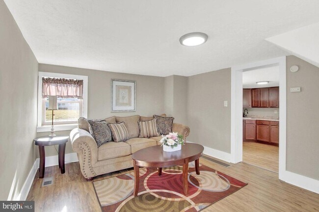 Building Photo - Charming 2 Bedroom, 1 Bath Single Family Home in Northeastern School District!!