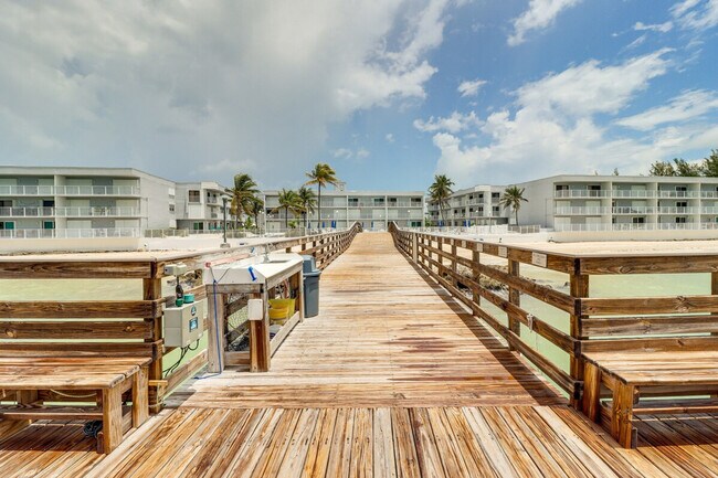 Building Photo - 201 E Ocean Dr