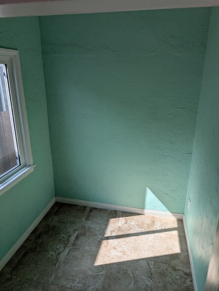 Breakfast nook accessed through the kitchen - 4828 Sawtelle Blvd