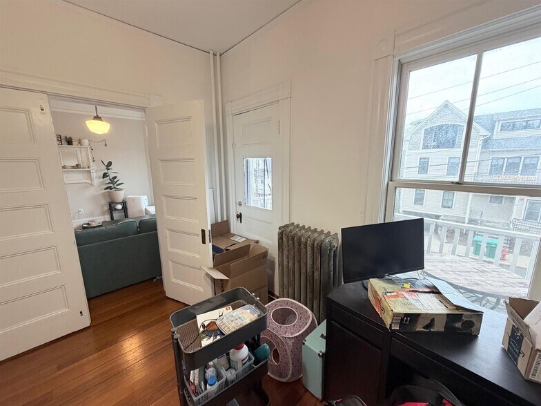 Building Photo - 17 Linden Ave