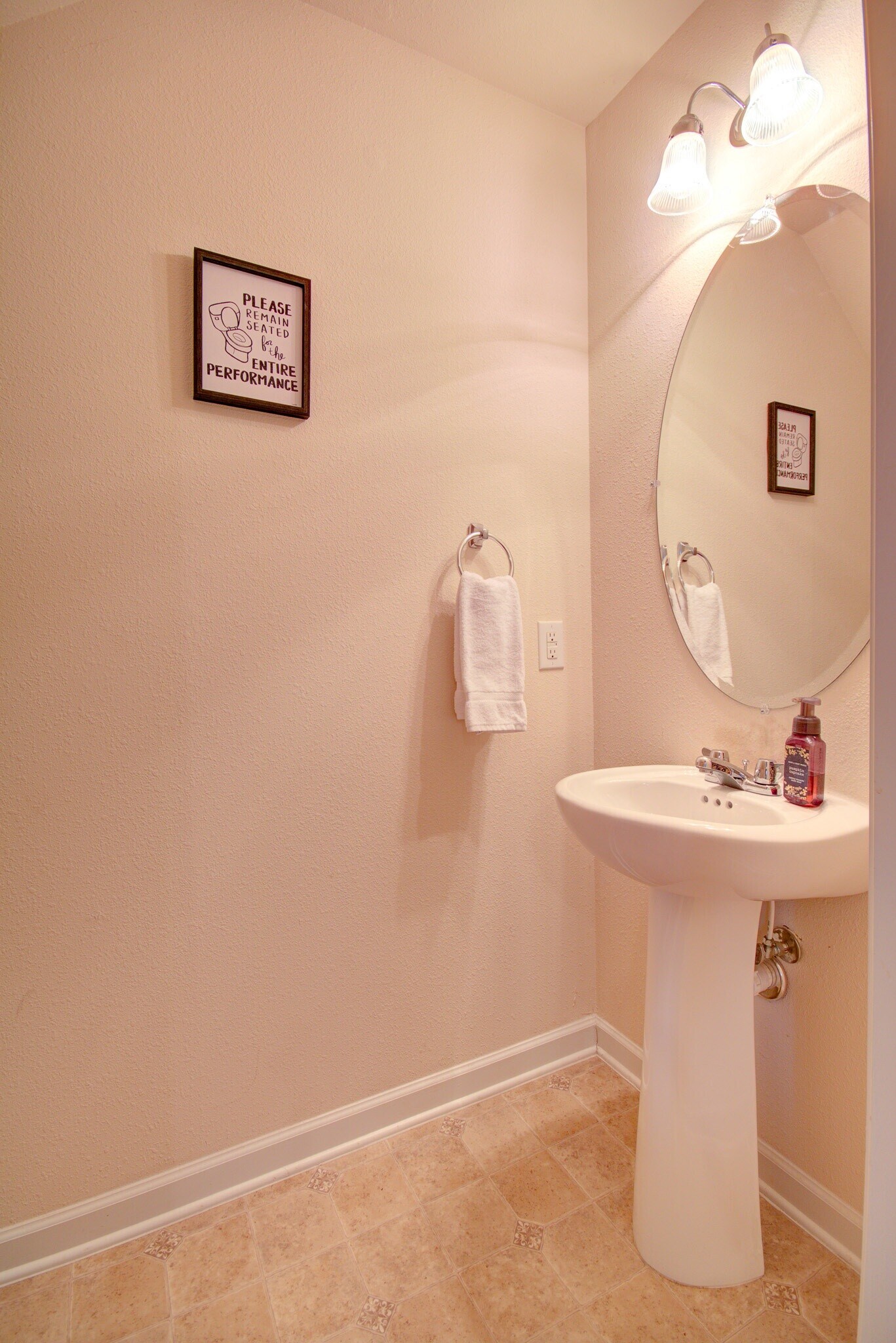 Building Photo - 16695 Wellhouse Dr