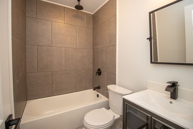 Building Photo - Downtown Columbia Renovated 2BR/1BA | Modern Finishes, Prime Location Near Five Points