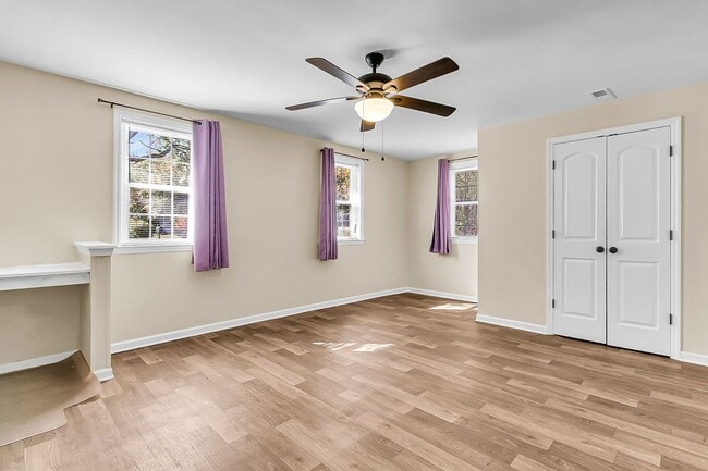 Building Photo - Tranquil Country Living on 2+ Acres — Spac...