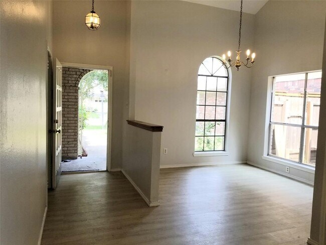 Building Photo - 9315 Bristlebrook Dr