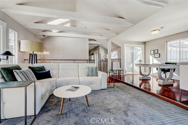 Building Photo - 718 S Broadway