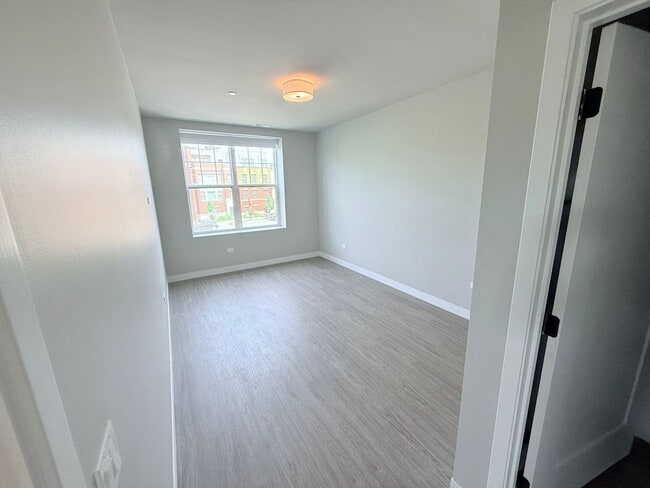 Building Photo - 464 Glenwood Ave