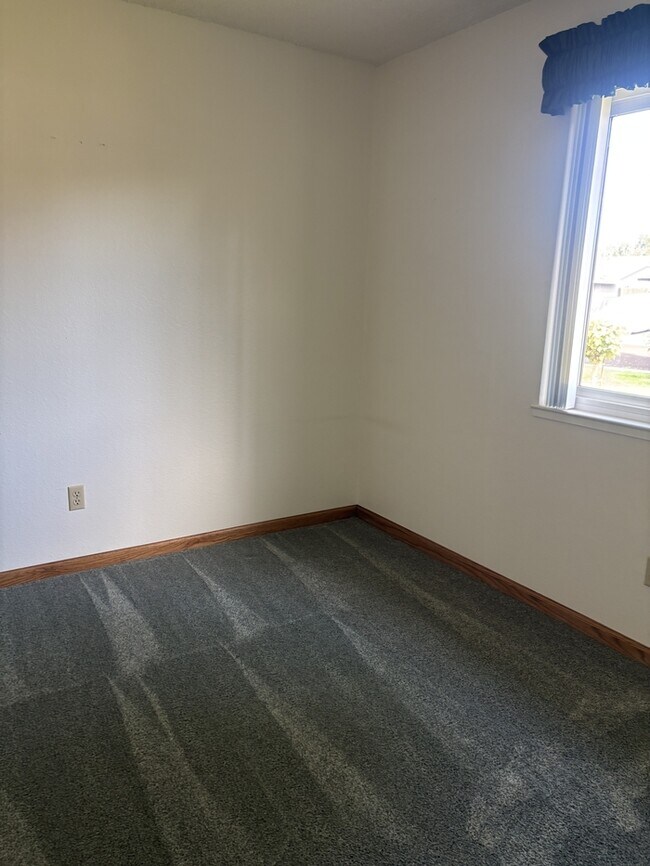 Building Photo - 1712 Shasta Ct