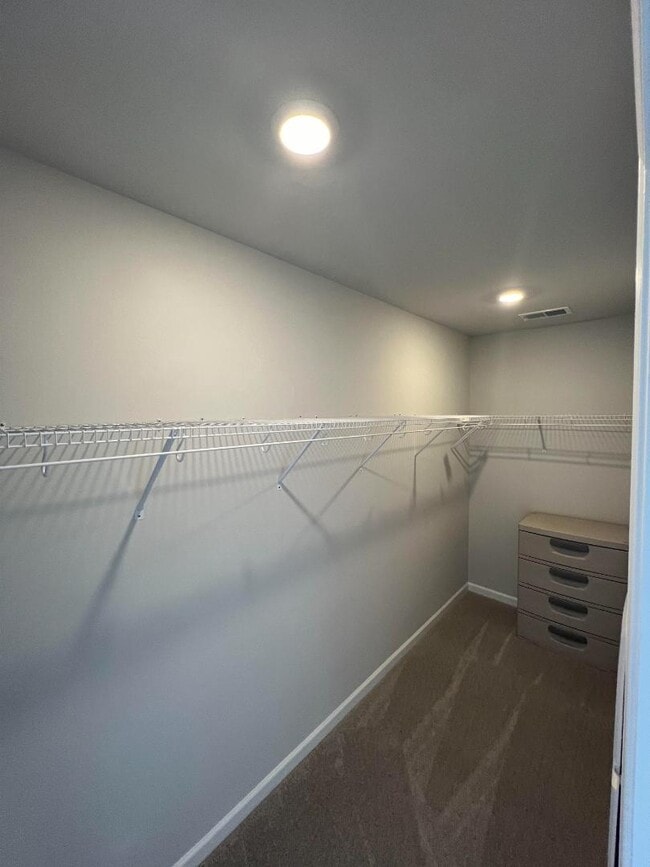 Building Photo - 147 Pine Gate Dr