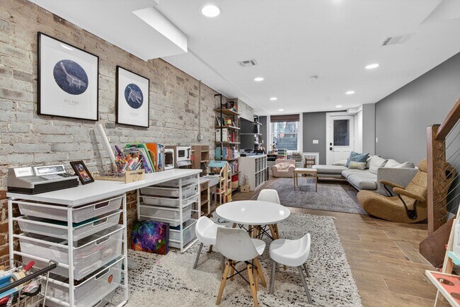 Building Photo - 926 Park Ave